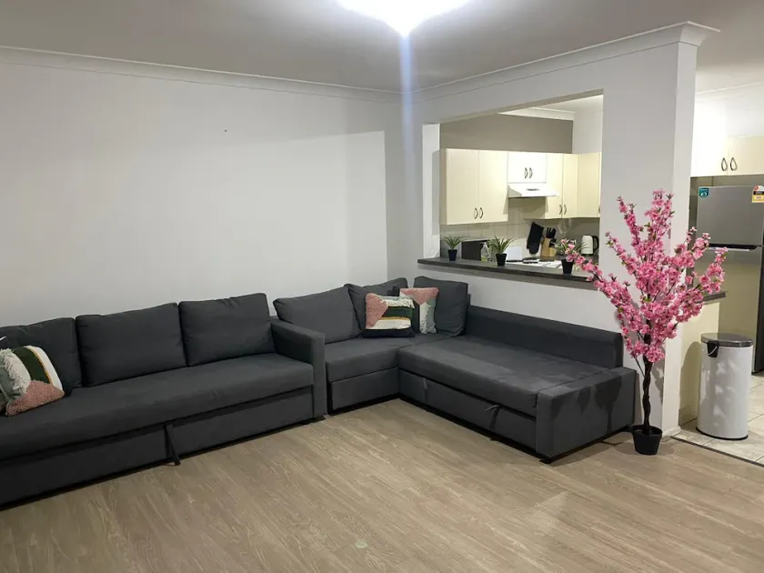 Spacious 3 bedroom townhouse with AC and lock up garage - Image 1