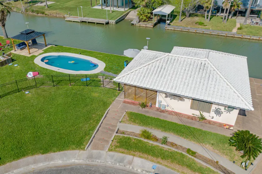 Havana House - Your Private Waterfront Resort - Image 1