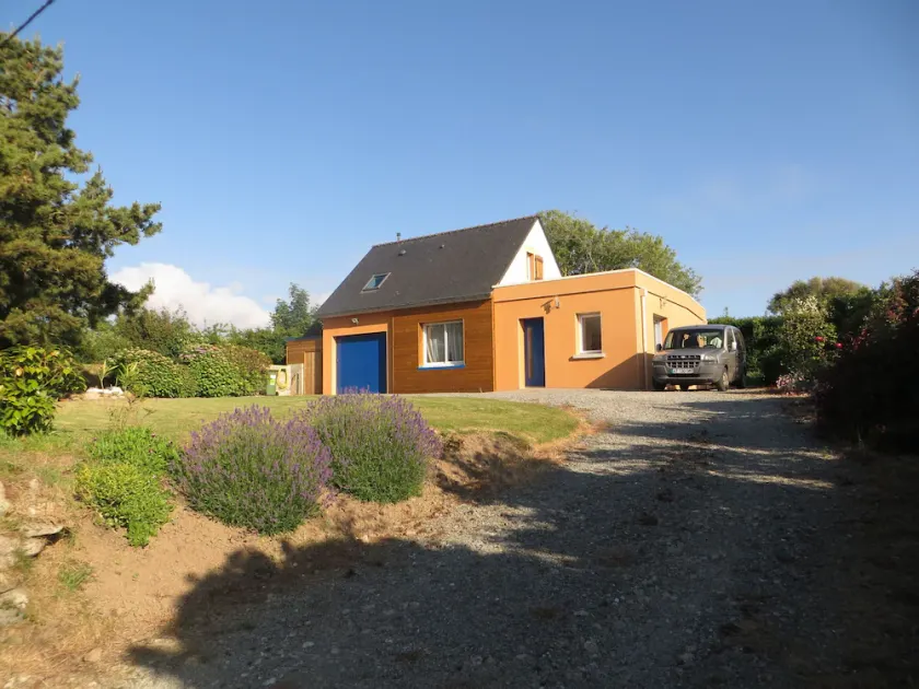 Moderne hus, stille, meget lys med have og terrasser - Image 1