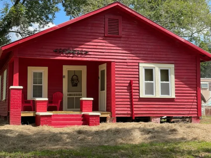 Cozy country home near Lake Eaufula and hunting - Image 1