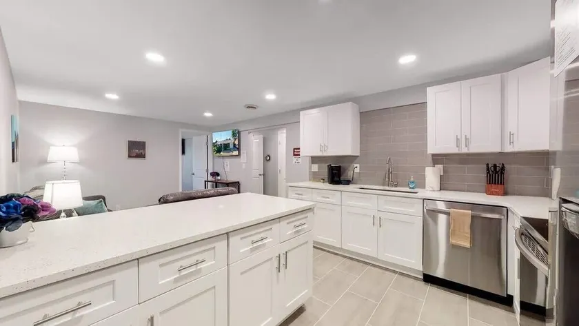 Spacious Lower Unit Updated Two King Beds in Denver - Image 1