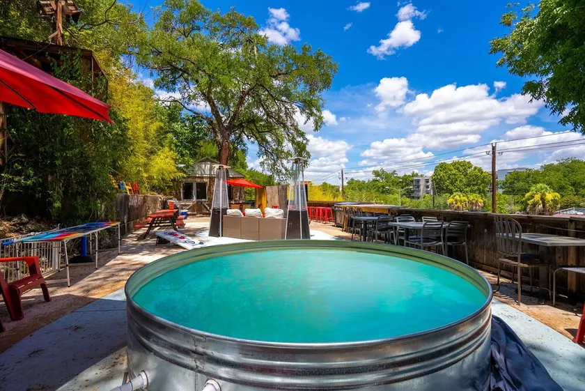 《Best Austin Location ❤Huge Patio w HEATED Cowboy Pool & 65\" TV❤ Skyline Views》 - Image 1