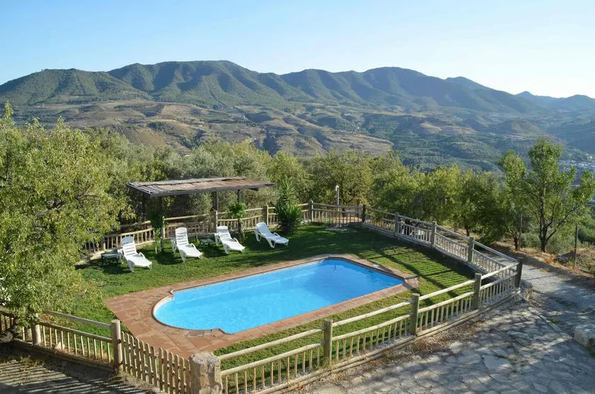 WUNDERBARES HAUS MIT PRIVATEM POOL AUS WASSERSALADA - Image 1