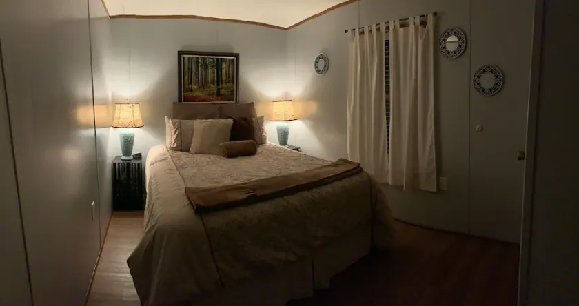 Hilltop Cottage - Image 1