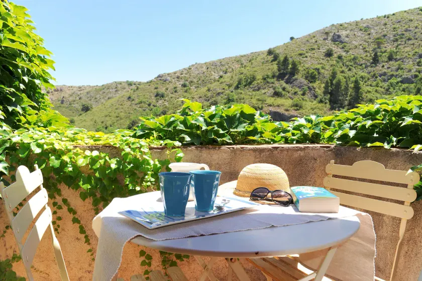 La Font Castelnou ligger mellem Collioure og Canigou - Image 1
