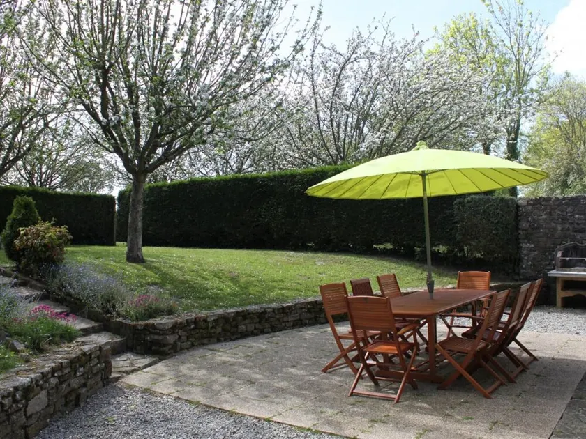 Authentisches Haus mit Garten und Parkplatz in Canville-la-Rocque - Image 1