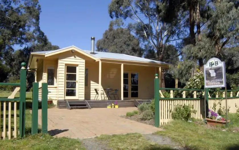 Lal Lal Falls Cottage - Image 1