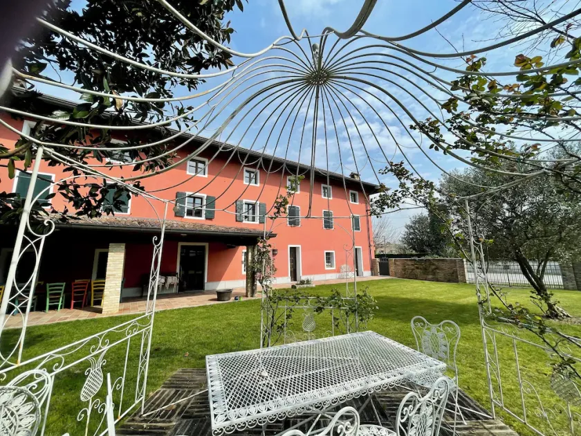 Charming  house with 3 rooms and a big garden - Image 1