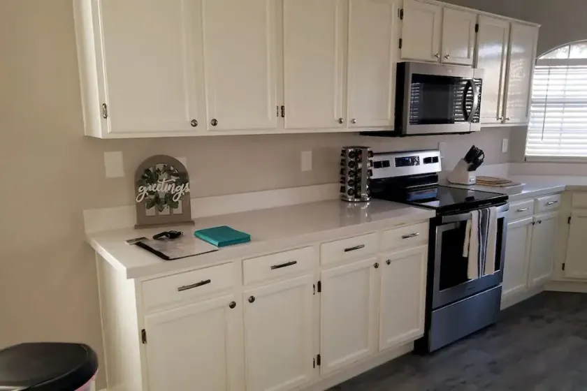 Peoria Corner Lot 3 Bedroom 2 Bath with High Speed Internet/Smart TVs - Image 1