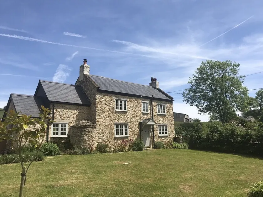 Cosy cottage with large garden in gorgeous rural setting. - Image 1