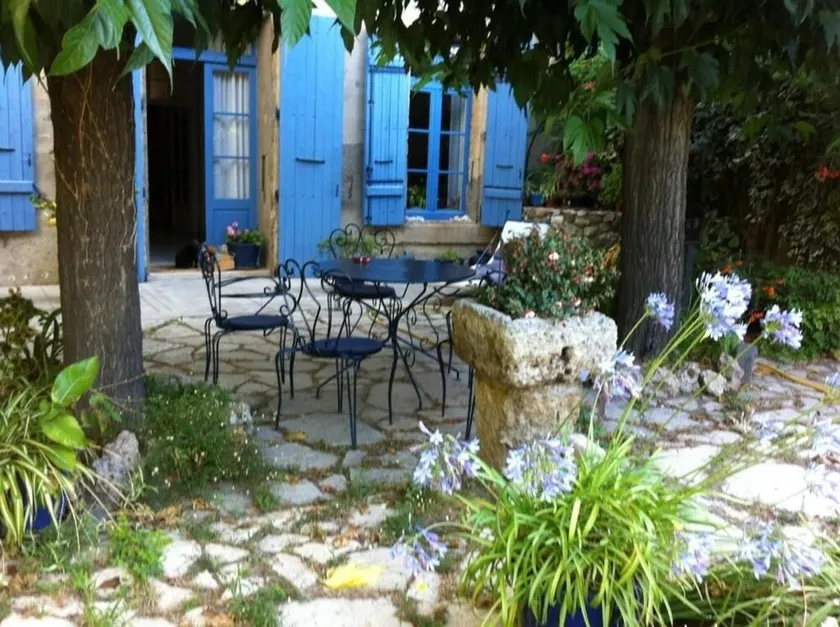 Aux Pots Bleus - Image 1