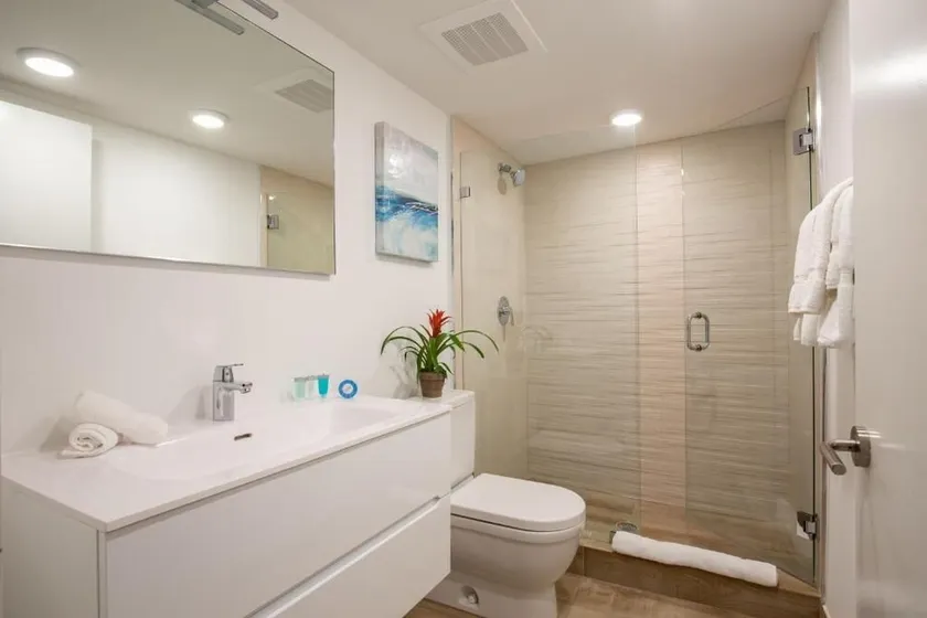 Penthouse 4 Bedroom | Water Views | Roof Top Pool! - Image 1