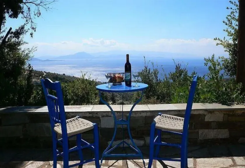 detached holiday house, calmly located in an olive grove - Image 1