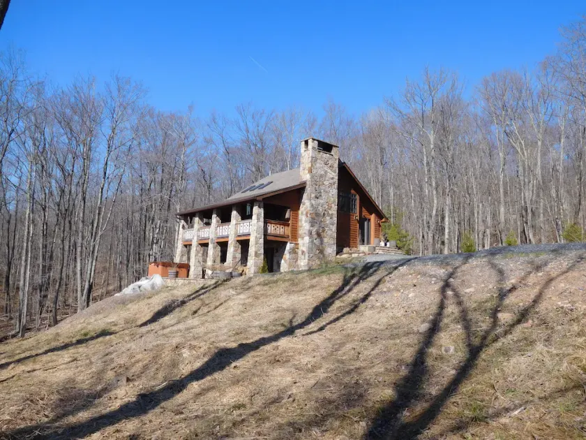 Luxurious, rustic, private vacation home with great view. - Image 1