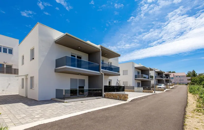 Beautiful Apartment In Simuni With Wifi - Image 1