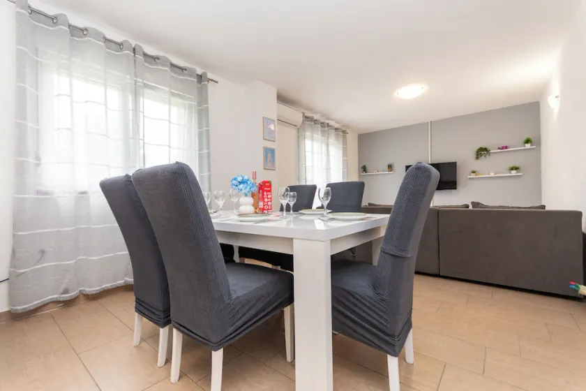 Apartment Cherry Garden - Image 1
