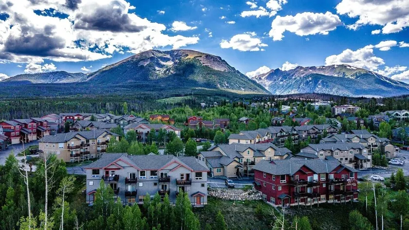 97A Exceptional Views, 4 BR, Central Location - Image 1