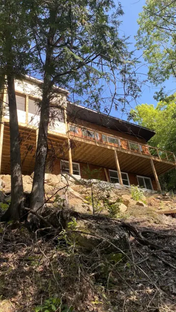 Relax and recharge in this Zen cottage, built for socializing. - Image 1