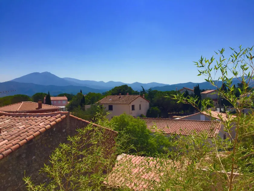 Lovely period spacious village house with a pool and wifi - Image 1