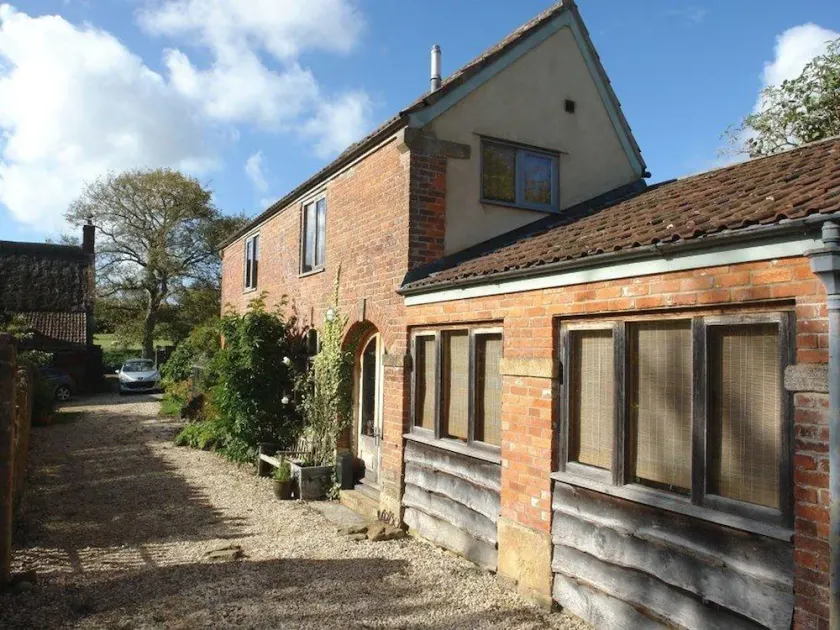 PITTARDS FARM COTTAGE, romantic, with a garden in South Petherton - Image 1