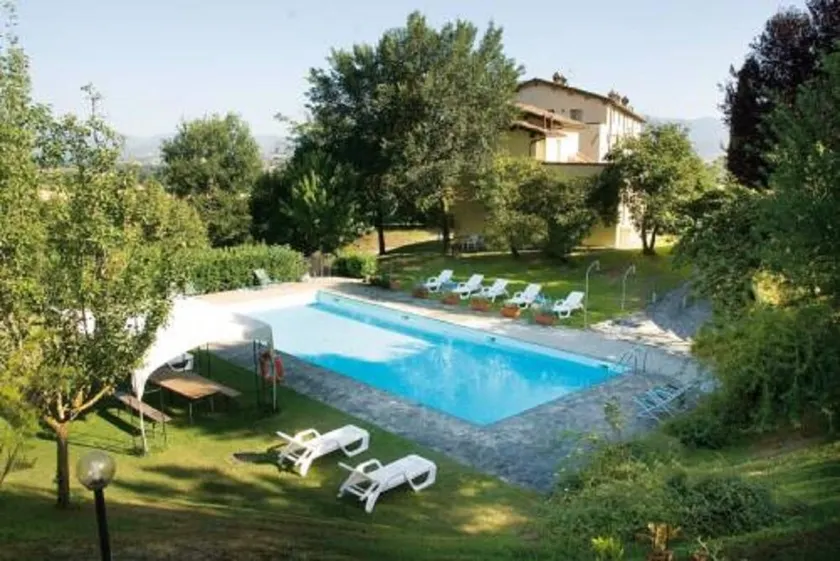 Rustic Holiday Home in Città di Castello with Swimming Pool - Image 1