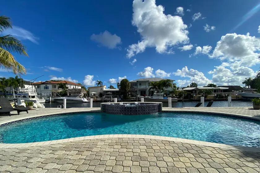 Blissful, serene waterfront Deerfield Beach retreat. Close to the beach. - Image 1