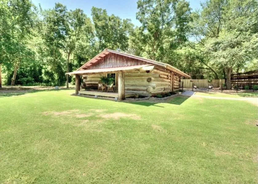 Cabin for rent in Shawnee - Image 1