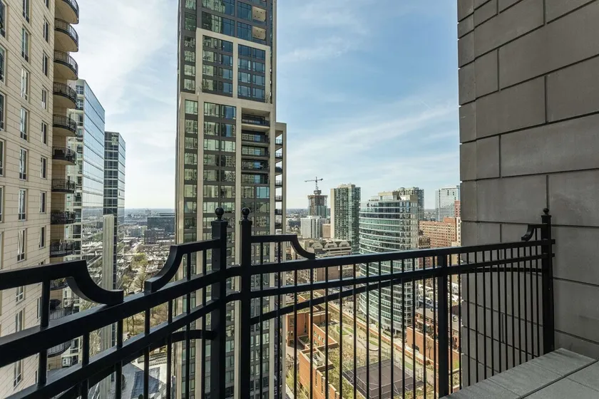 2 Connecting Suites at a 5⭐️ Hotel - Image 1