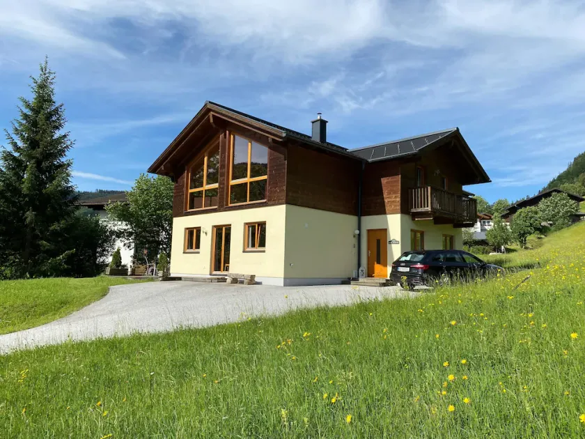 Luxury Ski Chalet 0.5 KM from Ski Lift-With Log Fire And Sauna - Image 1