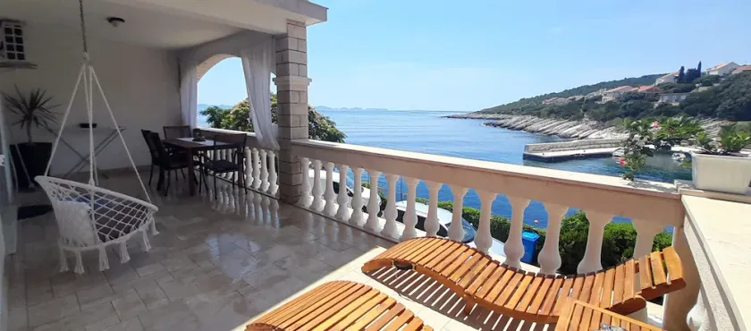 Apartamento em Zavalatica (Kor����ula), capacidade 4 + 0 - Image 1