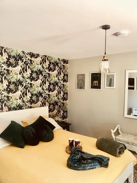 Cozy Nature Retreat & Holistic Treatments - Image 1