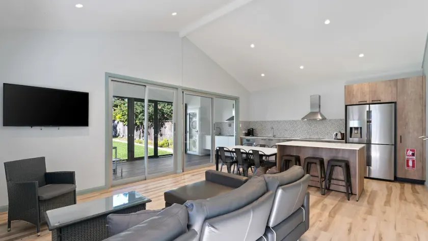 Shelly Beach Holiday Home - Image 1