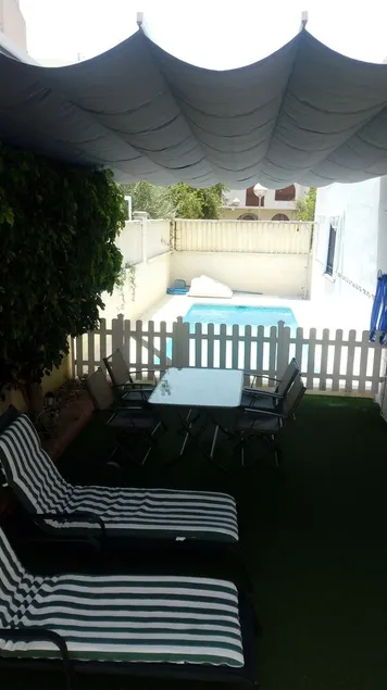 Villa mit privatem Pool, Terrasse und weniger als 80 Meter vom Meer entfernt - Image 1