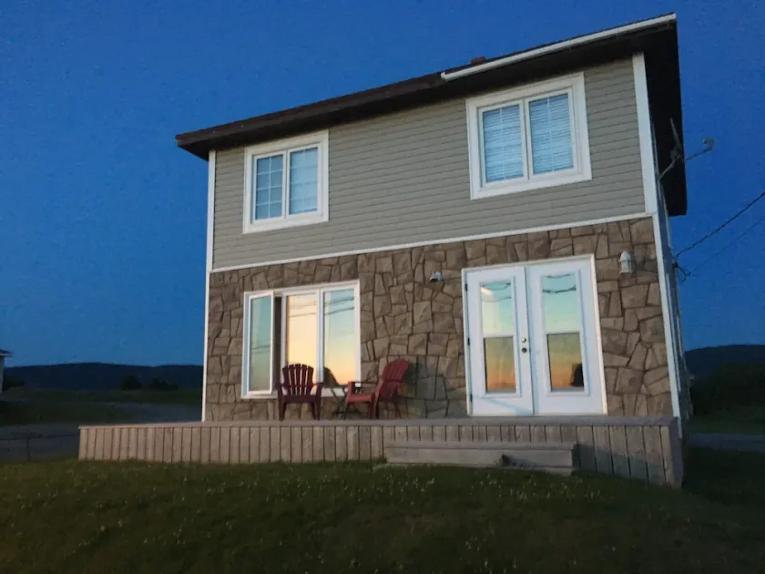 Comfy Ocean Breeze Home - Image 1