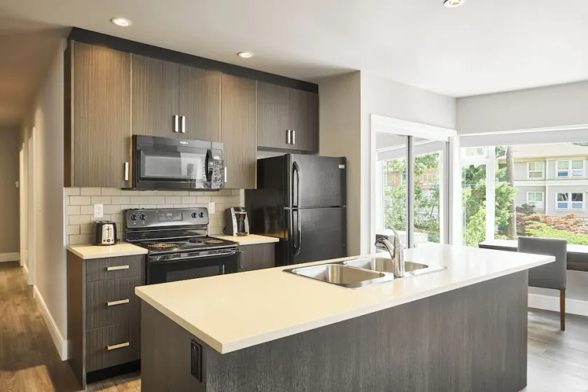 SoLo Suites - Image 1