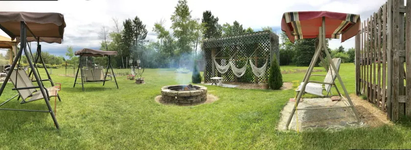 Beau Soleil Bungelow-Spacious 3 Bedroom Home with a Hot Tub, & Firepit - Image 1