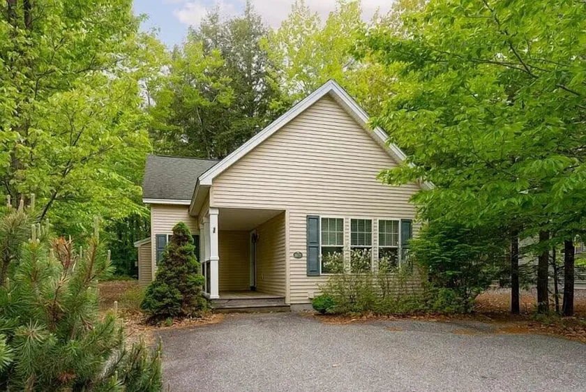 Point Sebago Resort - Image 1