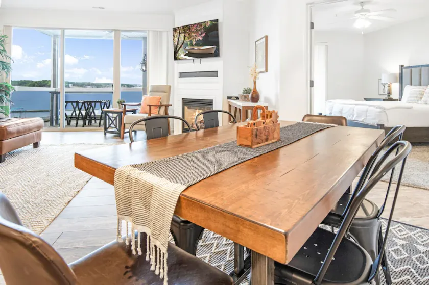 OUTSTANDING Lands' End Condominium - Main Channel View, Screened Deck, Waterpark - Image 1