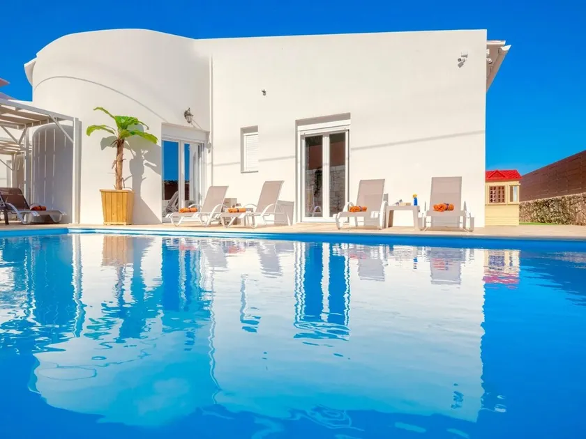 Sky Beachfront Villa with private pool - Image 1