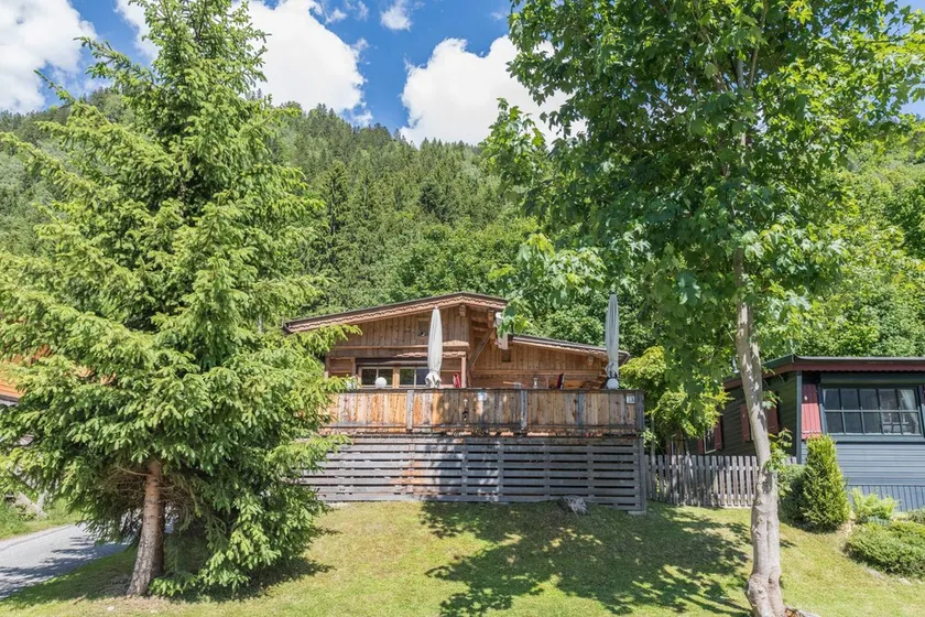 Cosy Vacation Home \"Chalet Zur Auszeit\" in the Zillertal Area with Mountain View - Image 1