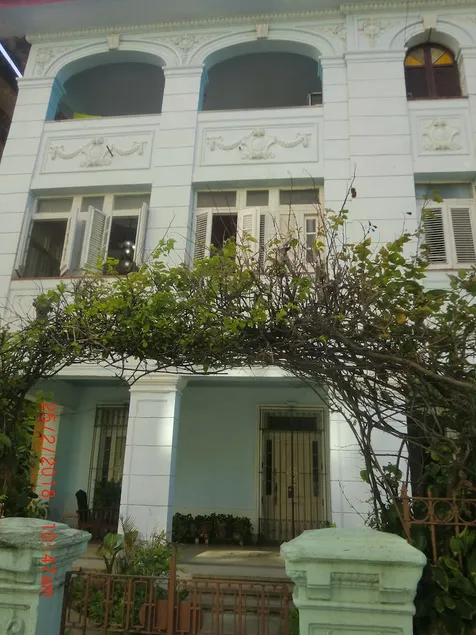 Salsa y Mas - Image 1