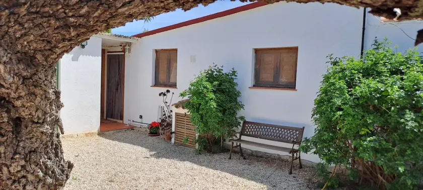 3 bedroom ground floor house on smallholding - Image 1