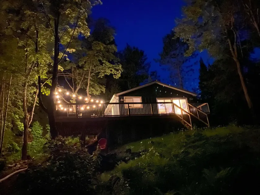Perfect 4-season cottage for year-round joy - Image 1