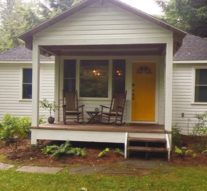 Restored 1950s Countryside Cottage Retreat - Image 1