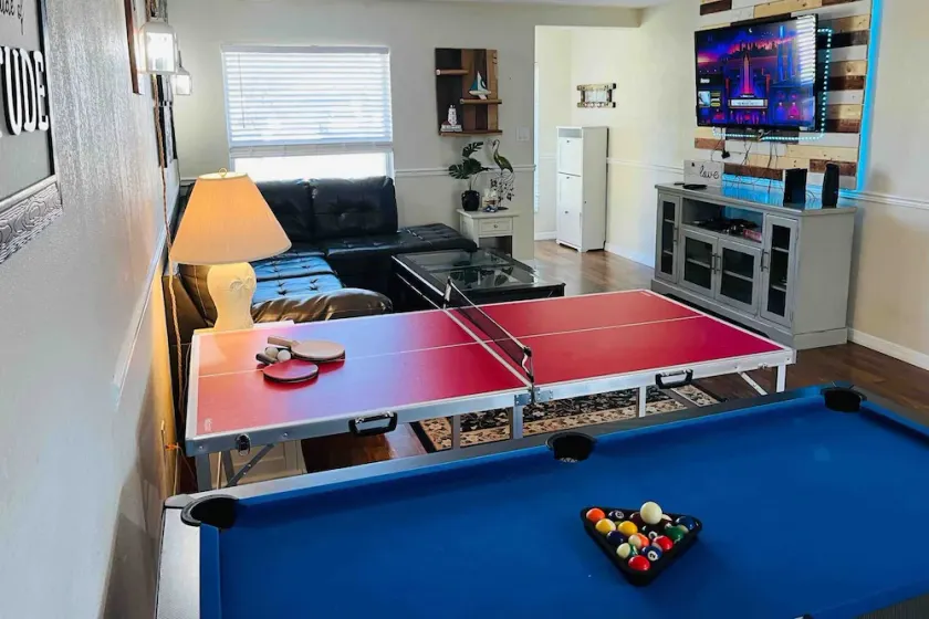 Space Coast Retreat: Games, Hot Tub, Fenced yard, Pool Table + Massage Chair - Image 1