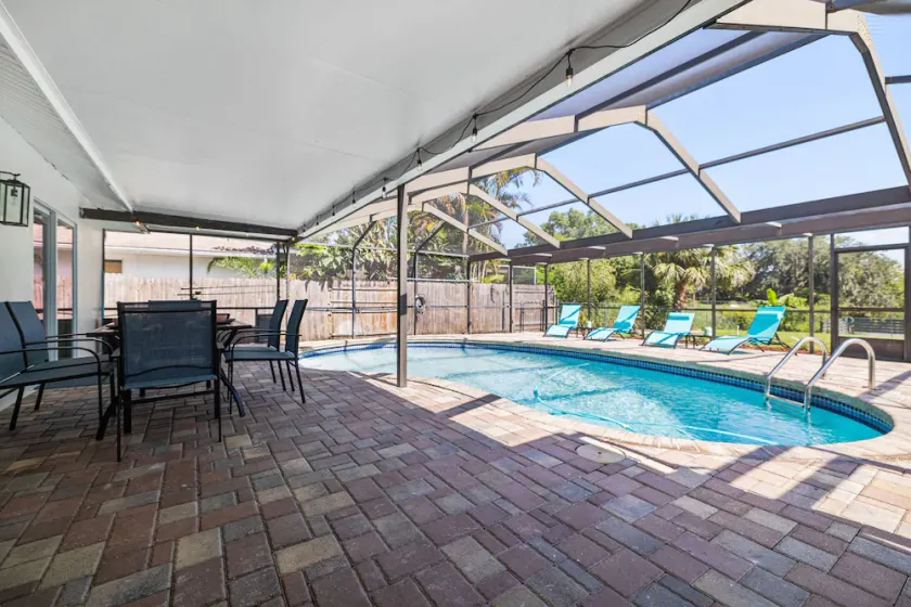 Luxury Pool Home! Heated Pool, Fire Pit, Fishing Dock & More – Relaxation & Fun Await! - Image 1
