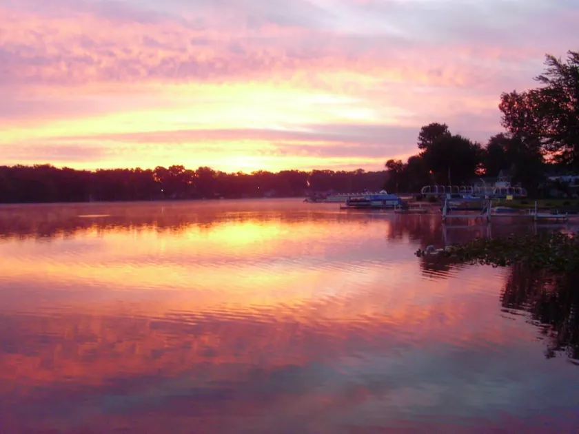 Vacation at Garver Lake ~ Private Beach For Your Enjoyment! - Image 1
