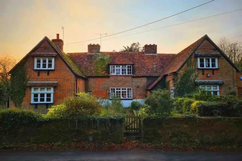 A quirky character cottage on the edge of the New Forest - Image 1