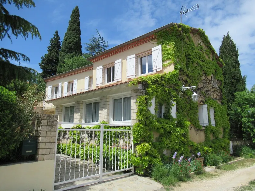 Charmerende hus i provencalsk Gard, stor have, swimmingpool, børns spil - Image 1
