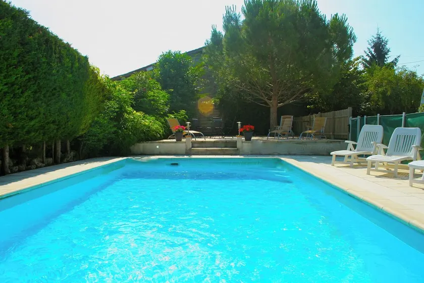 Fabulous gite with pool, orchard and in village with bar, baker & shops - Image 1